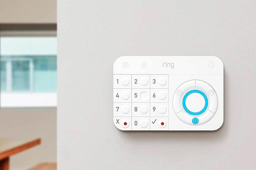Centralita alarma sin cuotas en la pared