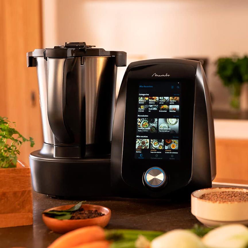 Robot de cocina Mambo Cecotec 12090 en la encimera