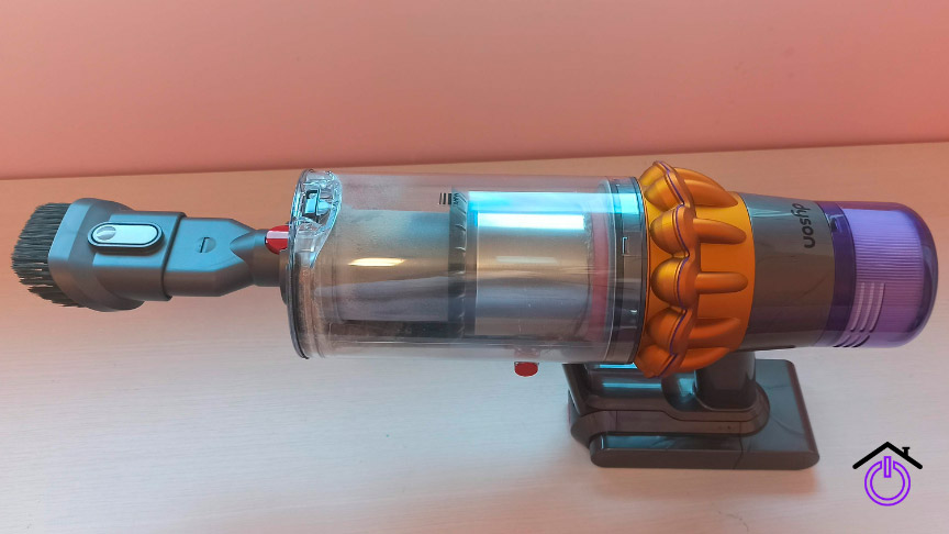 uno de los accesorios de limpieza de la Dyson V15 Detect Absolute