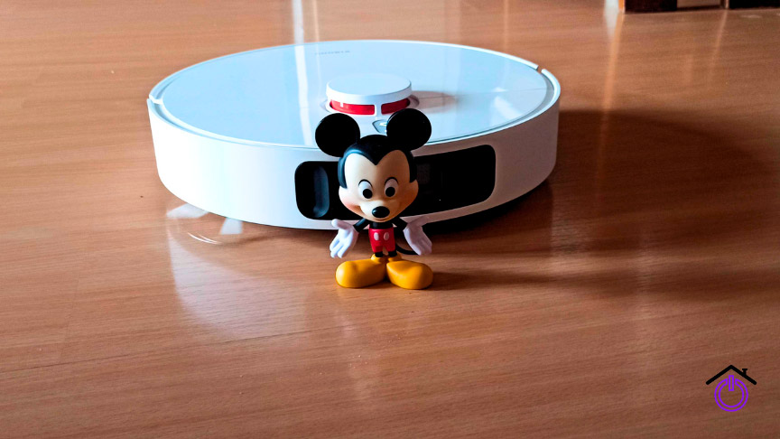 Xiaomi Robot Vacuum S10+ detectando muñeco de Mickey Mouse