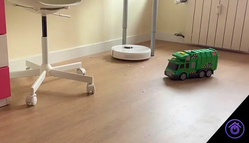 robot aspirador dreame d10 plus gen2 esquivando objetos