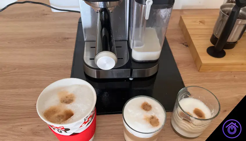 cafetera cecotec con bebidas de leche