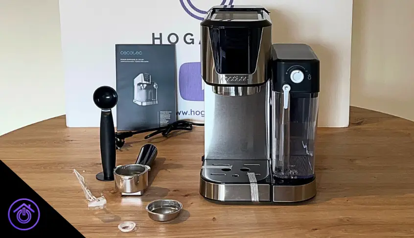 cafetera superautomática cecotec con todos los accesorios