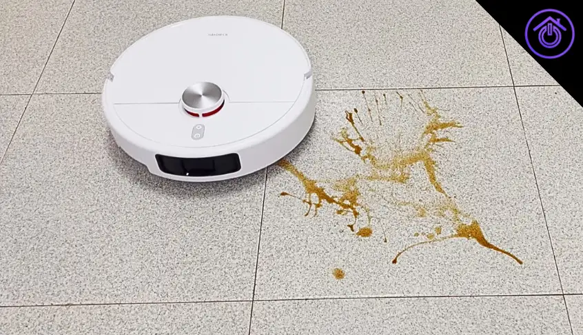 robot xiaomi s40 pro fregando mancha café
